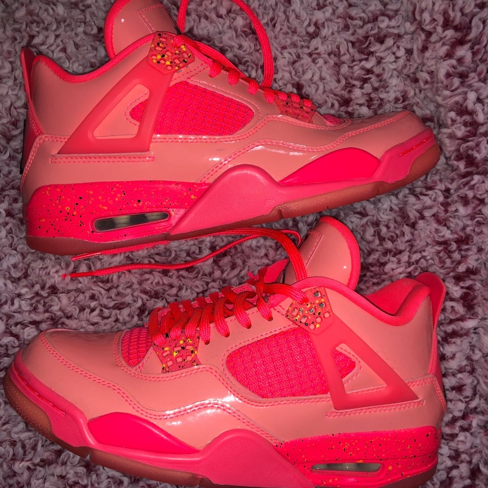 Jordan 4 retro “hot punch”
